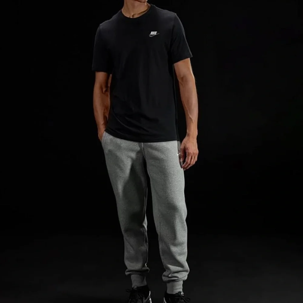 Nike Standard Fit The Nike Tee Size S - Picture 4 of 11